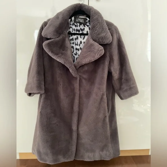 Badgley mischka deals faux fur coat